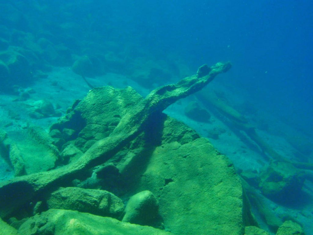 Diving Lake Taupo Rock