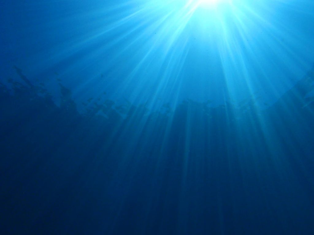 Diving Lake Taupo Sun Rays