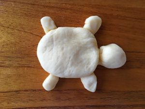 how to create a turtle with yeast dough